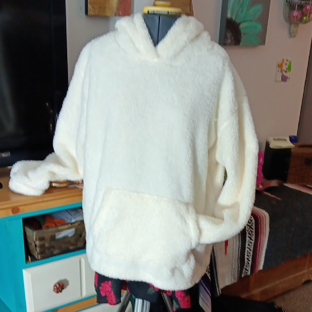 Aeropostale Cozy White Fleece Hoodie. - Picture 1 of 11